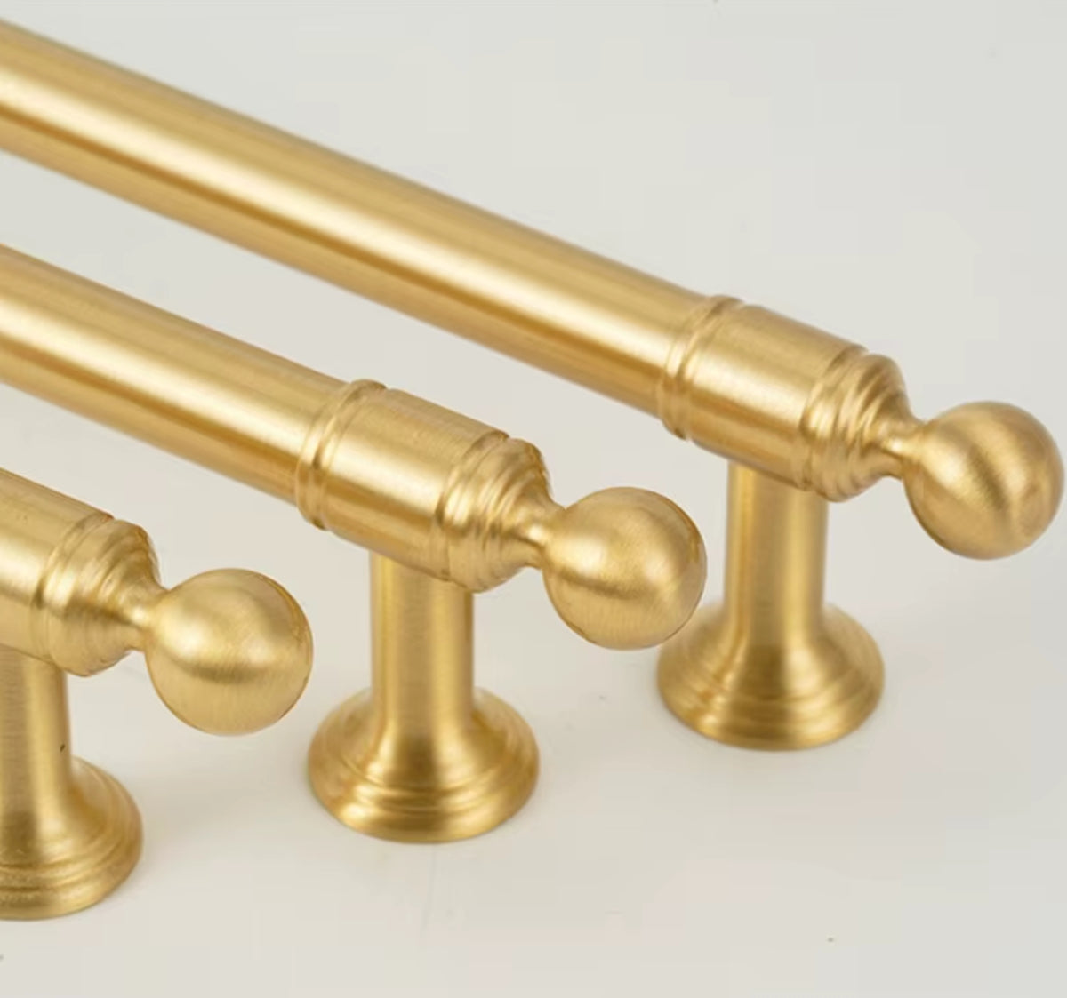 Windsor Classic Ball End Cabinet Handle | Brass Essence