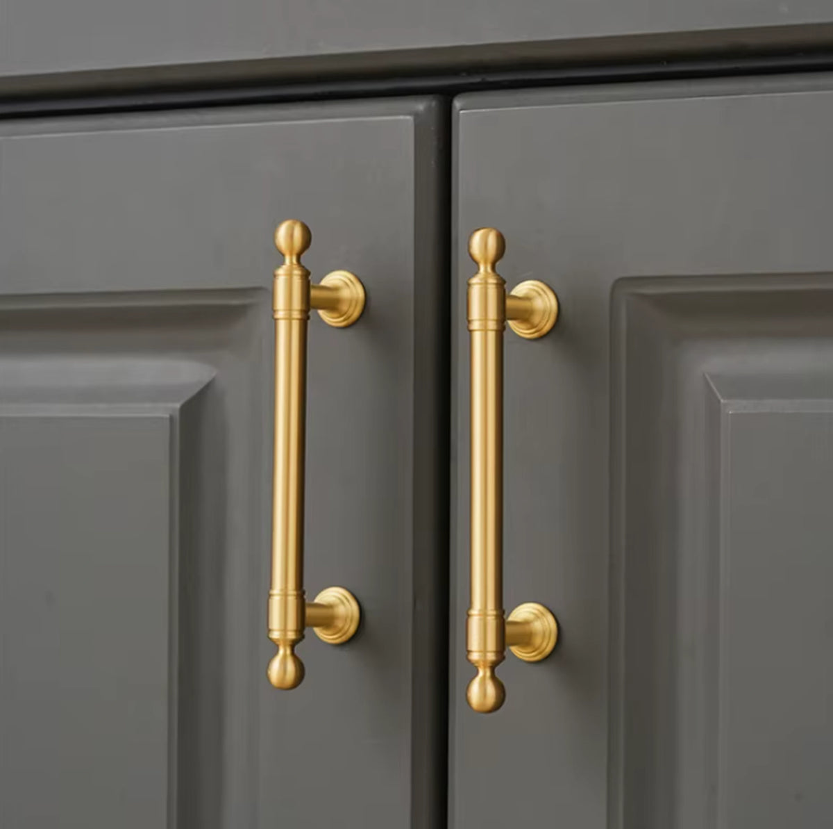 Windsor Classic Ball End Cabinet Handle | Brass Essence