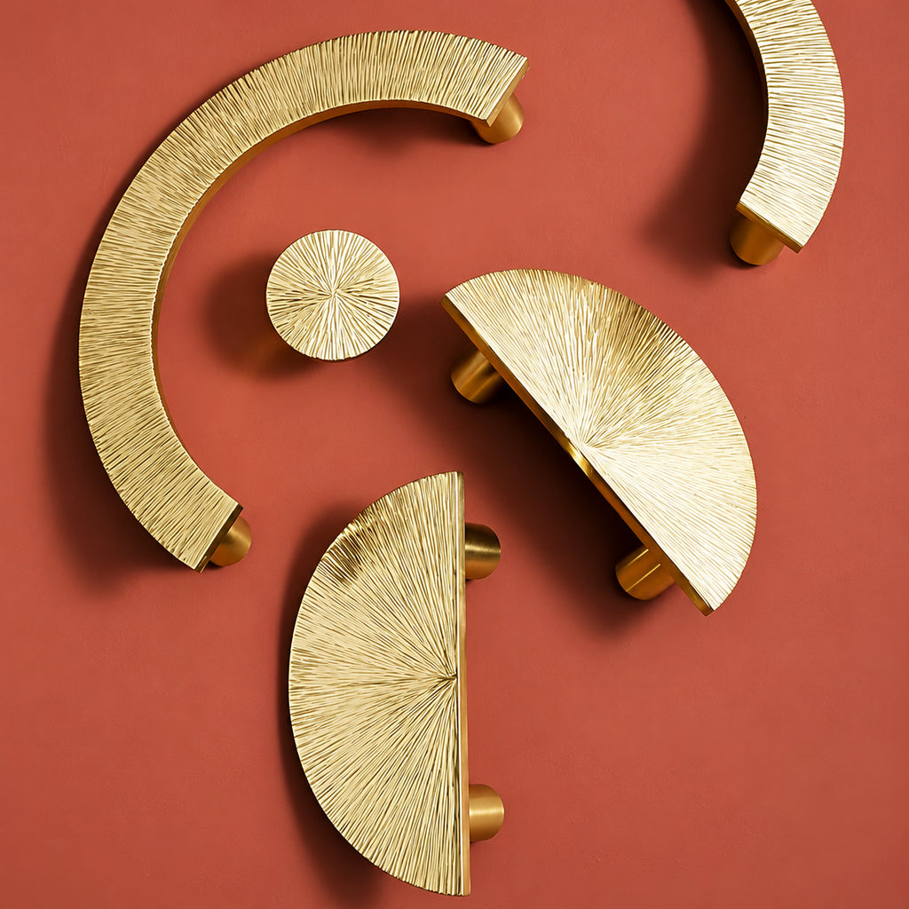 Hammered Brass Half-Circle Pulls, mixed pull display – Brass Essence