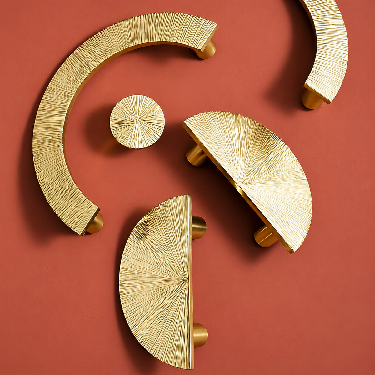 Hammered Brass Half-Circle Pulls, mixed pull display – Brass Essence